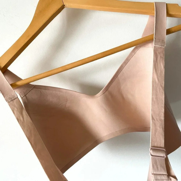 Lululemon Hold True  Lightweight Soft Bra Nude Beige Misty Shell 32B - Picture 6 of 7